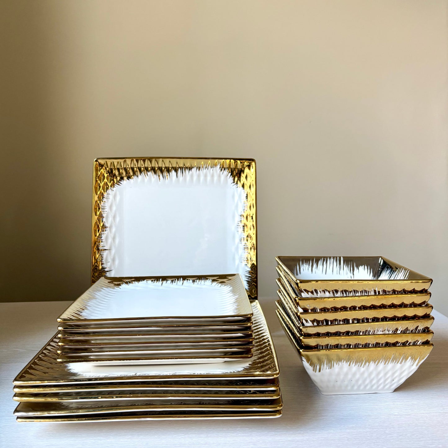 Tallriksset 18 delar – Emmy