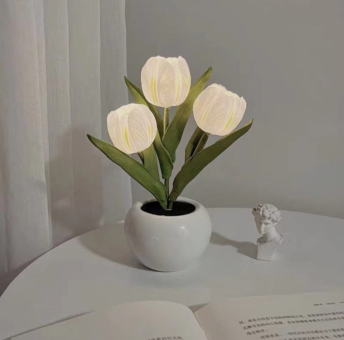 LED Tulpanlampa – Realistisk Blomsterbelysning för Mysig Atmosfär