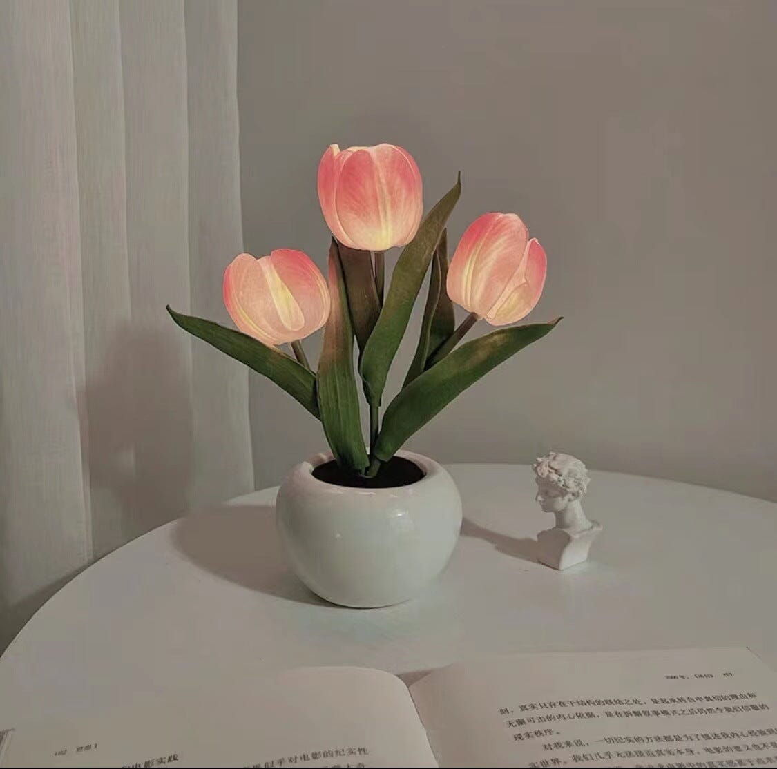 LED Tulpanlampa – Realistisk Blomsterbelysning för Mysig Atmosfär