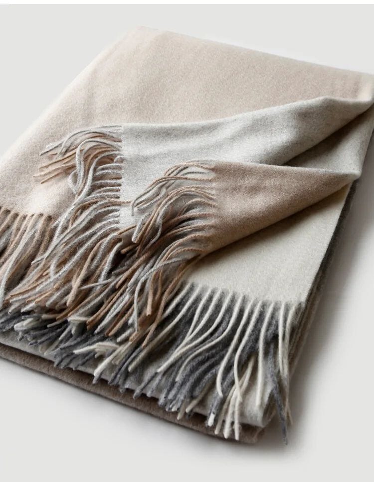 Lyxig Lammullsfilt med Fransar – Perfekt för Hem, Resor & Mysiga Stunder