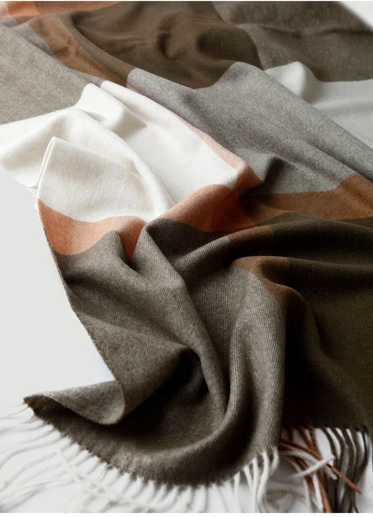 Lyxig Lammullsfilt med Fransar – Perfekt för Hem, Resor & Mysiga Stunder