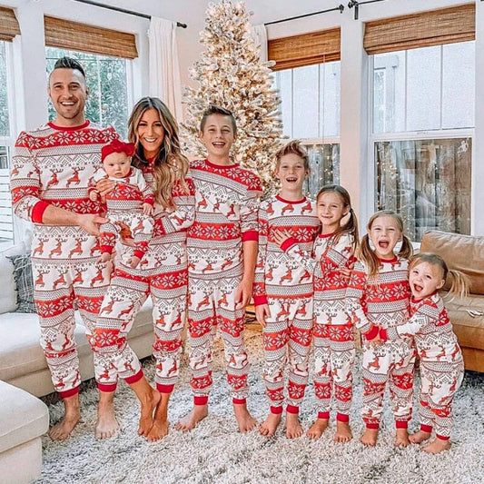 Familje julpyjamas – matchande pyjamas för hela familjen