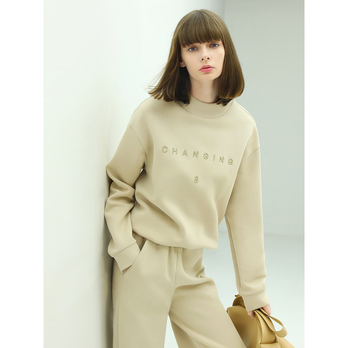 Minimalistic Long-Sleeved Sweater-3