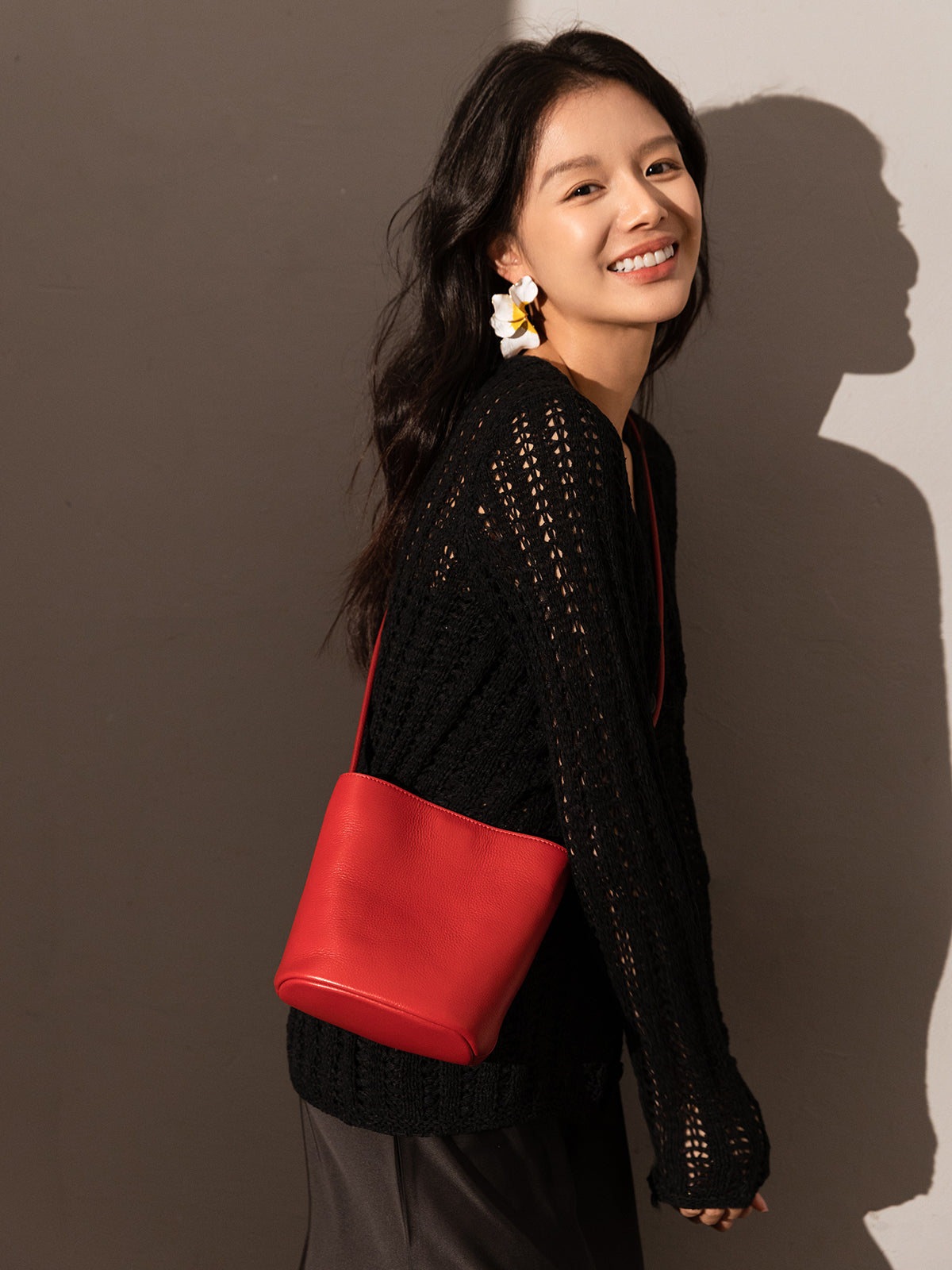 Thin Strap Waterproof Leather Bucket Bag-4